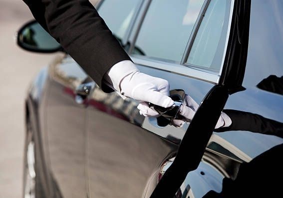 Daily basis chauffeur services in Dubai