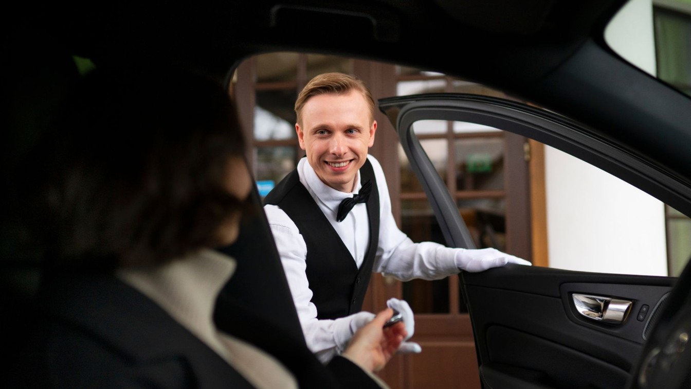 Monthly chauffeur service in Abu Dhabi